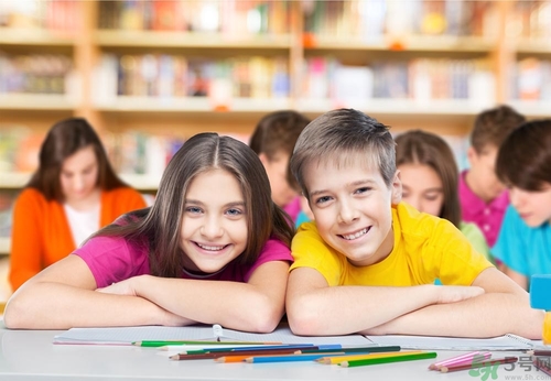 怎么讓女孩子喜歡自己？怎么讓男孩子喜歡自己？