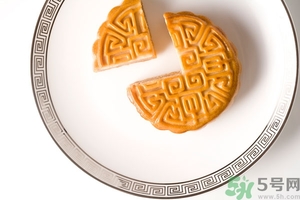 月餅的熱量高嗎？吃一個(gè)月餅會(huì)長(zhǎng)胖嗎？