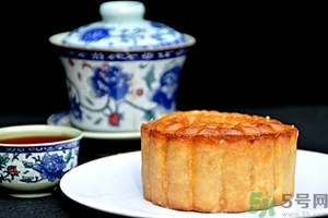 月餅的熱量高嗎？吃一個(gè)月餅會(huì)長(zhǎng)胖嗎？