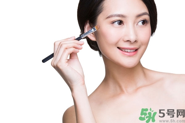 睫毛膏可以刷眉毛嗎？睫毛膏可以當(dāng)染眉膏嗎？