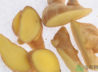 產后脫發(fā)吃什么好?治療產后脫發(fā)的小偏方 產后脫發(fā)吃什么好?治療產后脫發(fā)的小偏方