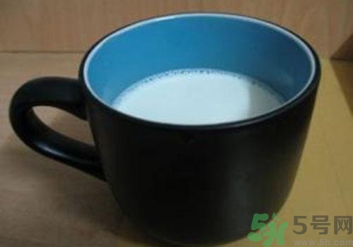 喝純牛奶會(huì)上火嗎？喝純牛奶有什么壞處？