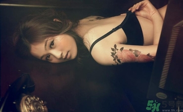 女生紋身紋哪兒比較好看？紋身可以徹底洗掉嗎？