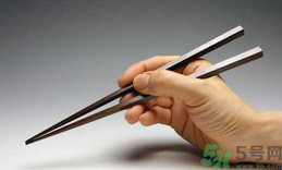 金屬筷子對(duì)人身體好不好？金屬筷子的優(yōu)缺點(diǎn)