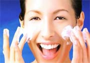 鼻子兩側(cè)長(zhǎng)痘的原因是什么？如何去除鼻子兩側(cè)的痘？