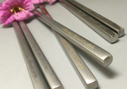 合金筷子用的什么材料？合金筷子和不銹鋼筷子哪個(gè)好？