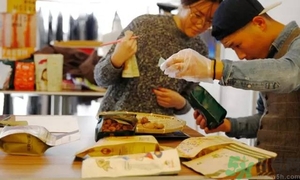 三只松鼠和百草味哪個好？三只松鼠和百草味哪個好吃？