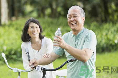 怎么洗掉水果上的農(nóng)藥？農(nóng)藥殘留的危害有哪些？
