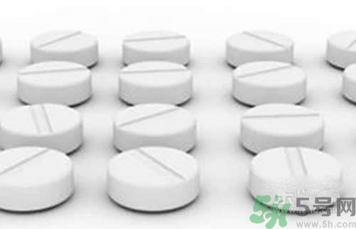 鈣片和維生素c可以一起吃嗎？鈣片和維生素一起吃好不好？