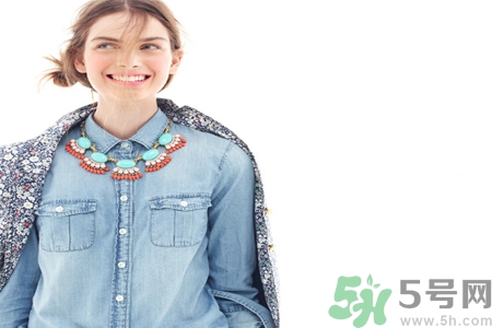 白衣服被染色怎么辦？衣服染色去除小竅門(mén)
