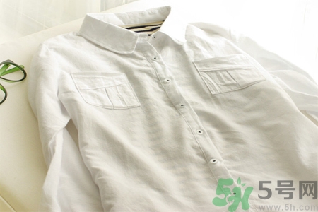 白衣服被染色怎么辦？衣服染色去除小竅門(mén)