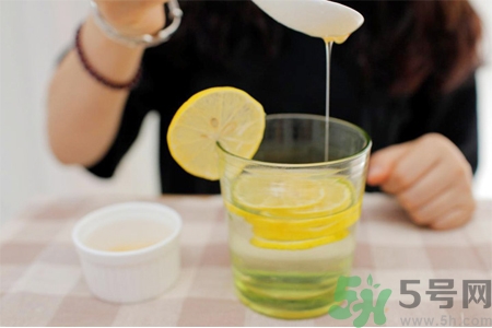 早晨空腹喝蜂蜜水好嗎？蜂蜜水什么時(shí)候喝好？