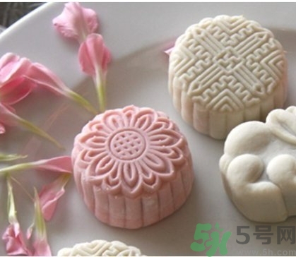 冰皮月餅和冰淇淋月餅有什么區(qū)別？冰皮月餅和冰淇淋月餅哪個好吃？