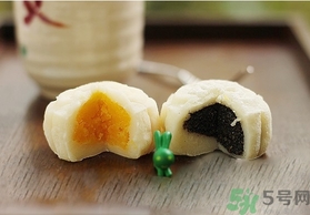 冰皮月餅是雪月餅嗎？冰皮月餅和雪月餅哪個好吃？