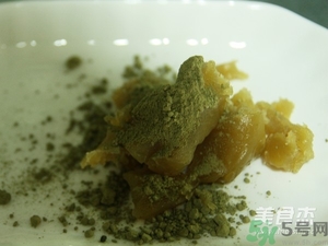 水晶月餅用的什么粉？水晶月餅的做法及配方