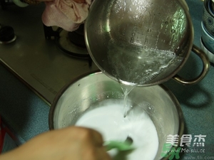 水晶月餅用的什么粉？水晶月餅的做法及配方