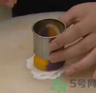 水晶月餅用的什么粉？水晶月餅的做法及配方