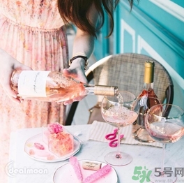 玫瑰紅酒軟糖哪里買？玫瑰紅酒小熊軟糖多少錢？