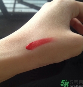 菲詩(shī)小鋪水墨絢染水潤(rùn)唇彩怎么樣？菲詩(shī)小鋪唇彩好用嗎？