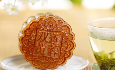 蓮蓉月餅的餡料是什么？蓮蓉月餅的餡料怎么做？