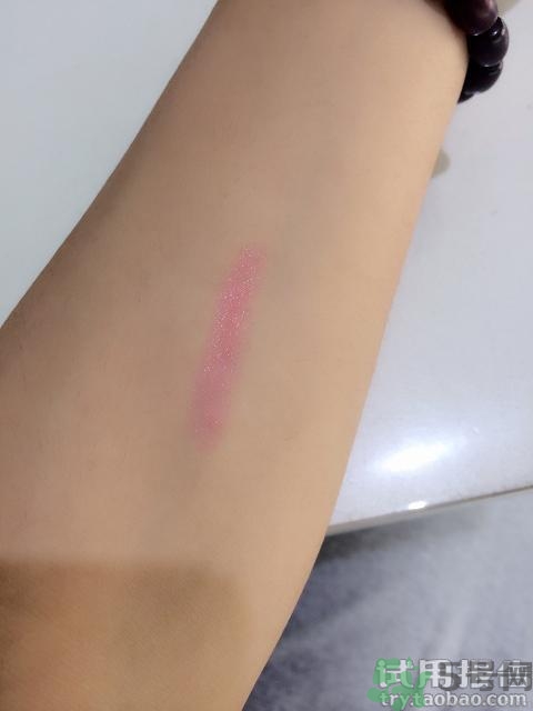 夢(mèng)妝唇膏筆怎么用?夢(mèng)妝唇膏筆使用方法。
