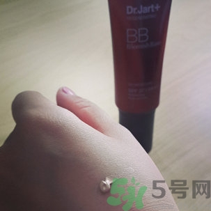 dr.jart銀管和黑管的區(qū)別？蒂佳婷銀色bb和黑色bb哪個好？