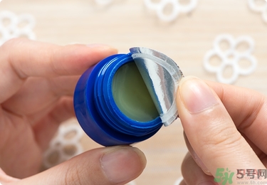 Blistex碧唇小藍罐好用嗎？怎么用？