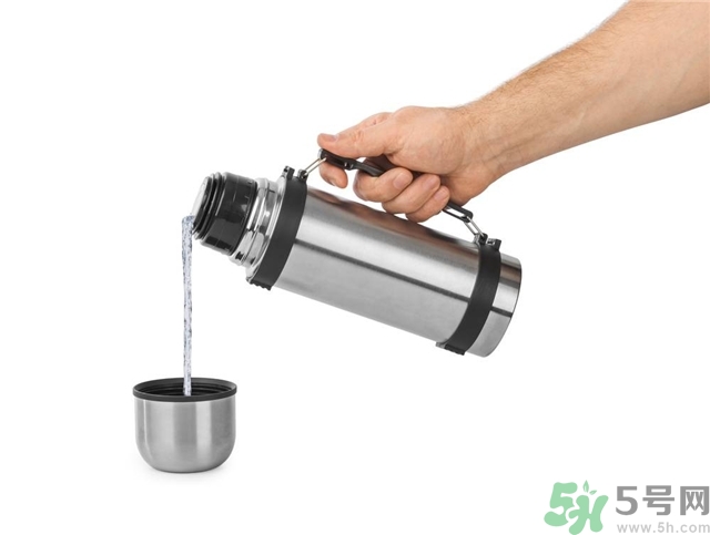 喝溫開水可以減肥嗎？喝溫開水有什么好處？