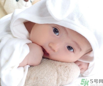 寶寶鼻子有鼻涕出不來怎么辦？寶寶鼻涕清理方法