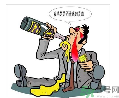 酒精中毒的早期癥狀有哪些？酒精中毒的癥狀有哪些？