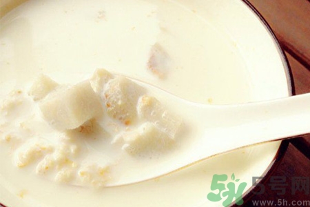 吃芋頭可以喝牛奶嗎？吃芋頭喝牛?奶有什么好處？