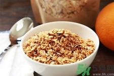 吃燕麥片有什么好處？燕麥片吃了對人的好處有哪些？