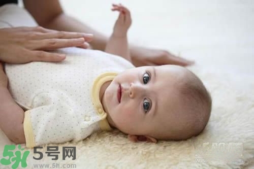 積食發(fā)燒怎么推拿？積食發(fā)燒推拿手法圖解