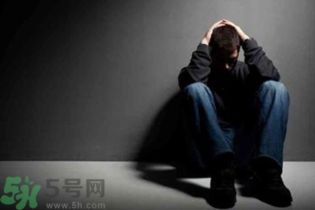 抑郁癥的表現(xiàn)有哪些？抑郁癥和遺傳有關(guān)系嗎？