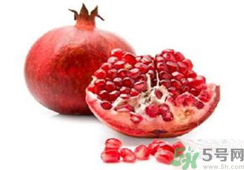 吃石榴手變黑是怎么回事？吃石榴手變黑怎么洗掉？