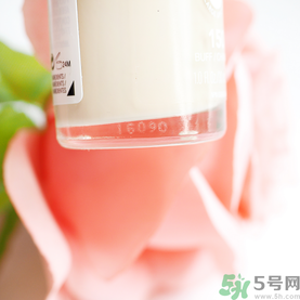 revlon露華濃粉底液怎么樣？露華濃粉底液色號(hào)選擇與試色