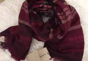 burberry圍巾多少錢(qián)?巴寶莉圍巾正品價(jià)格