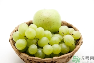 葡萄和蘋(píng)果可以一起吃嗎？葡萄和蘋(píng)果可以一起榨汁嗎？