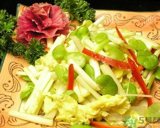 韭黃可以和螃蟹一起吃嗎？韭菜可以和螃蟹一起吃嗎？