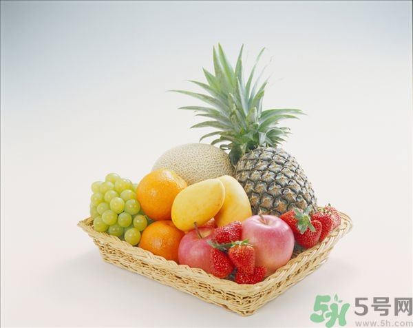 葡萄和蘋(píng)果可以一起吃嗎？葡萄和蘋(píng)果可以一起榨汁嗎？