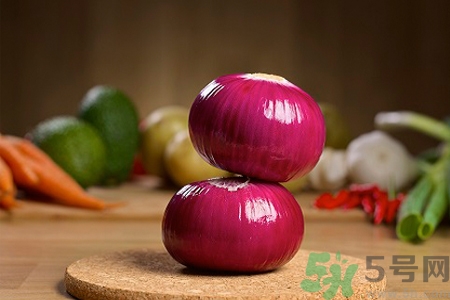 吃洋蔥的好處和壞處是什么？吃洋蔥可以降血糖嗎？