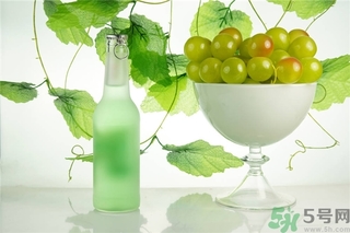 葡萄和蘋(píng)果可以一起吃嗎？葡萄和蘋(píng)果可以一起榨汁嗎？