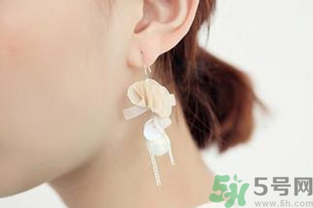 耳洞發(fā)炎流膿怎么辦？耳洞紅腫癢怎么辦？