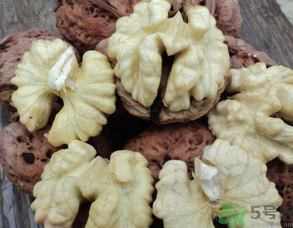 新鮮核桃能吃嗎？新鮮核桃能生吃嗎？