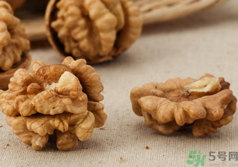 紙皮核桃和薄皮核桃的區(qū)別？紙皮核桃和薄皮核桃哪個(gè)好？
