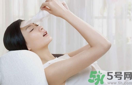 夏天曬黑了多久恢復(fù)？夏天曬黑了怎么白回來(lái)？