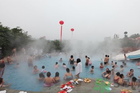 泡溫泉可以邊吃邊泡嗎？空腹泡溫泉好不好？