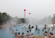 泡溫泉要準備什么？泡溫泉要自帶拖鞋嗎？