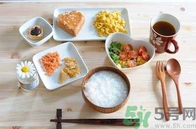 早餐怎么吃才健康？上班族早餐吃什么好？