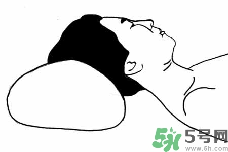 落枕能冰敷嗎？落枕應(yīng)該冷敷還是熱敷？